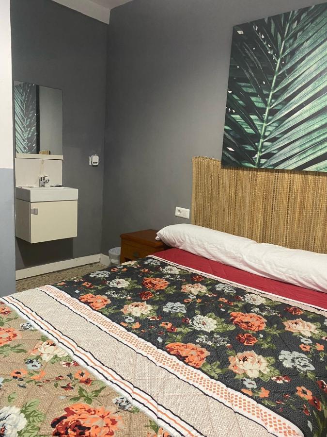 Hostal The Monkey Room 마르베야 외부 사진