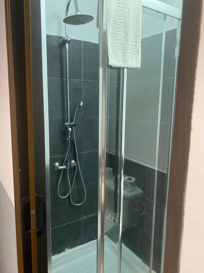 Hostal The Monkey Room 마르베야 외부 사진