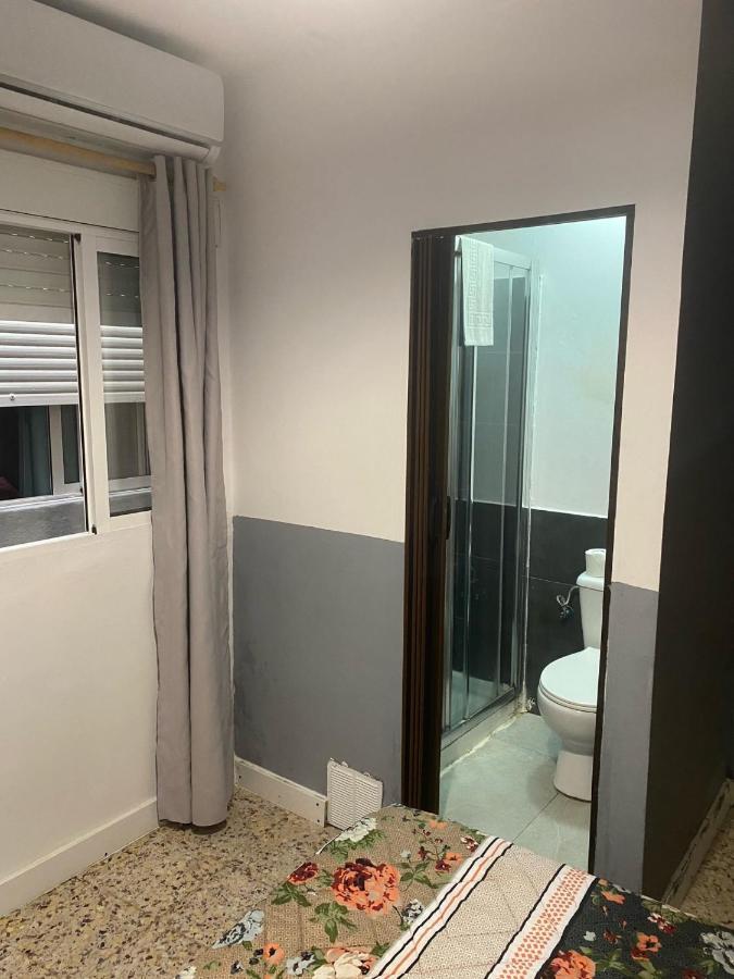 Hostal The Monkey Room 마르베야 외부 사진