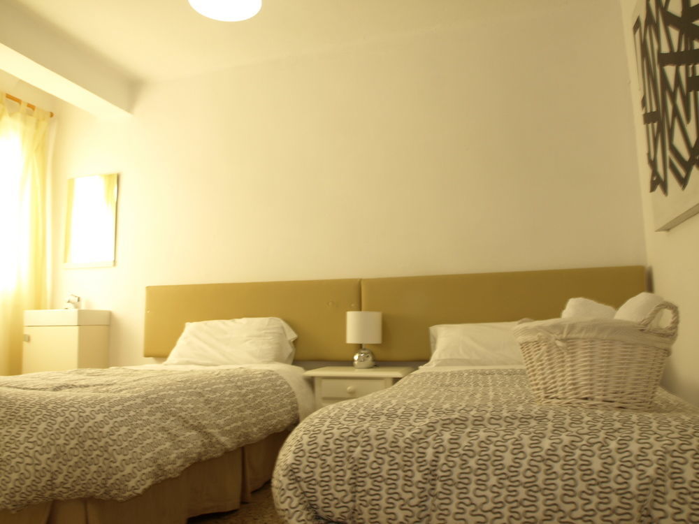 Hostal The Monkey Room 마르베야 외부 사진