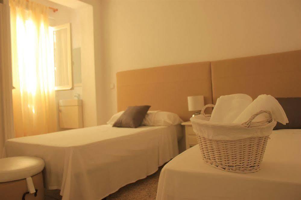 Hostal The Monkey Room 마르베야 외부 사진