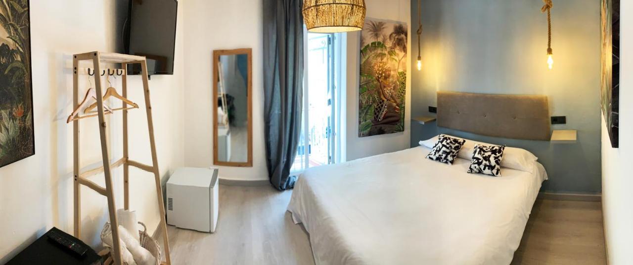 Hostal The Monkey Room 마르베야 외부 사진